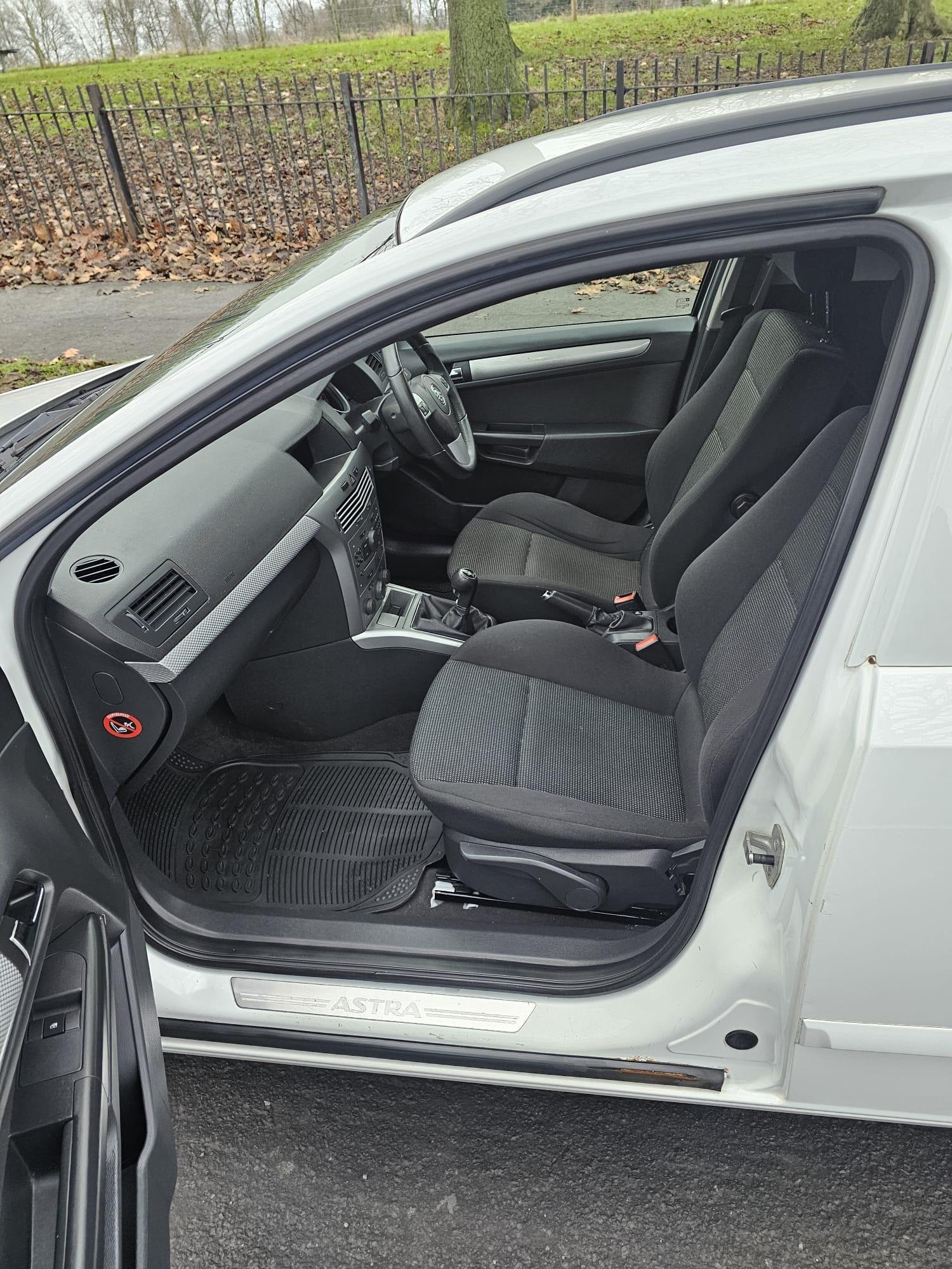 Used Vauxhall Astra Van 2012 for sale - 76976303: Photo 65