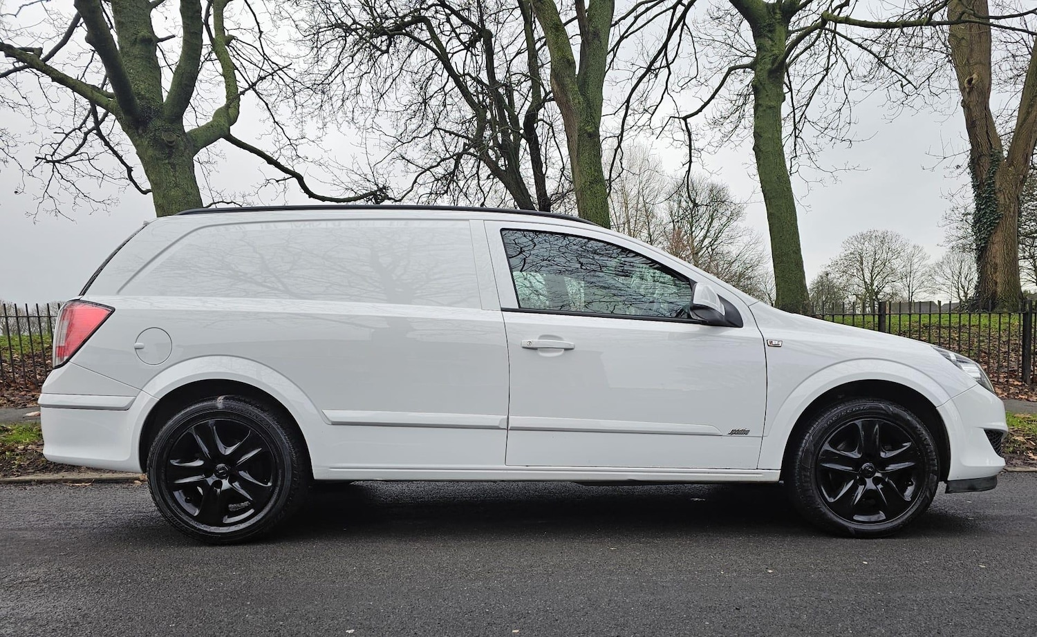 Used Vauxhall Astra Van 2012 for sale - 76976303: Photo 73