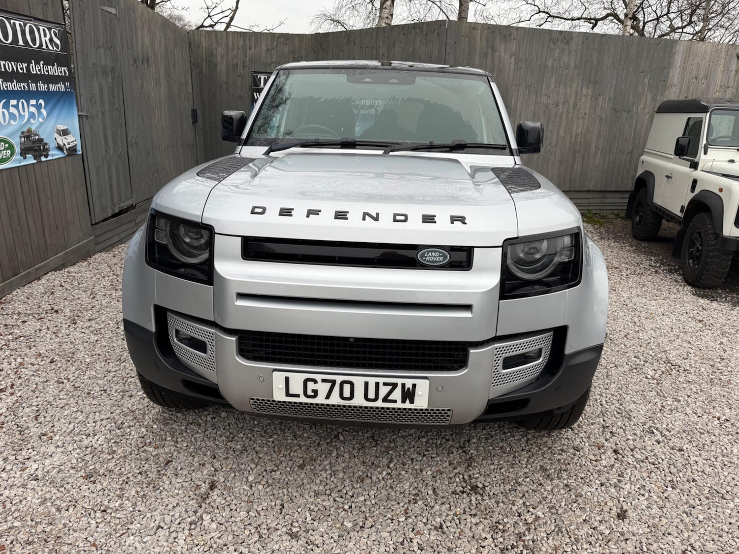 Used Land Rover Defender 2020 for sale - 77057294: Photo 2
