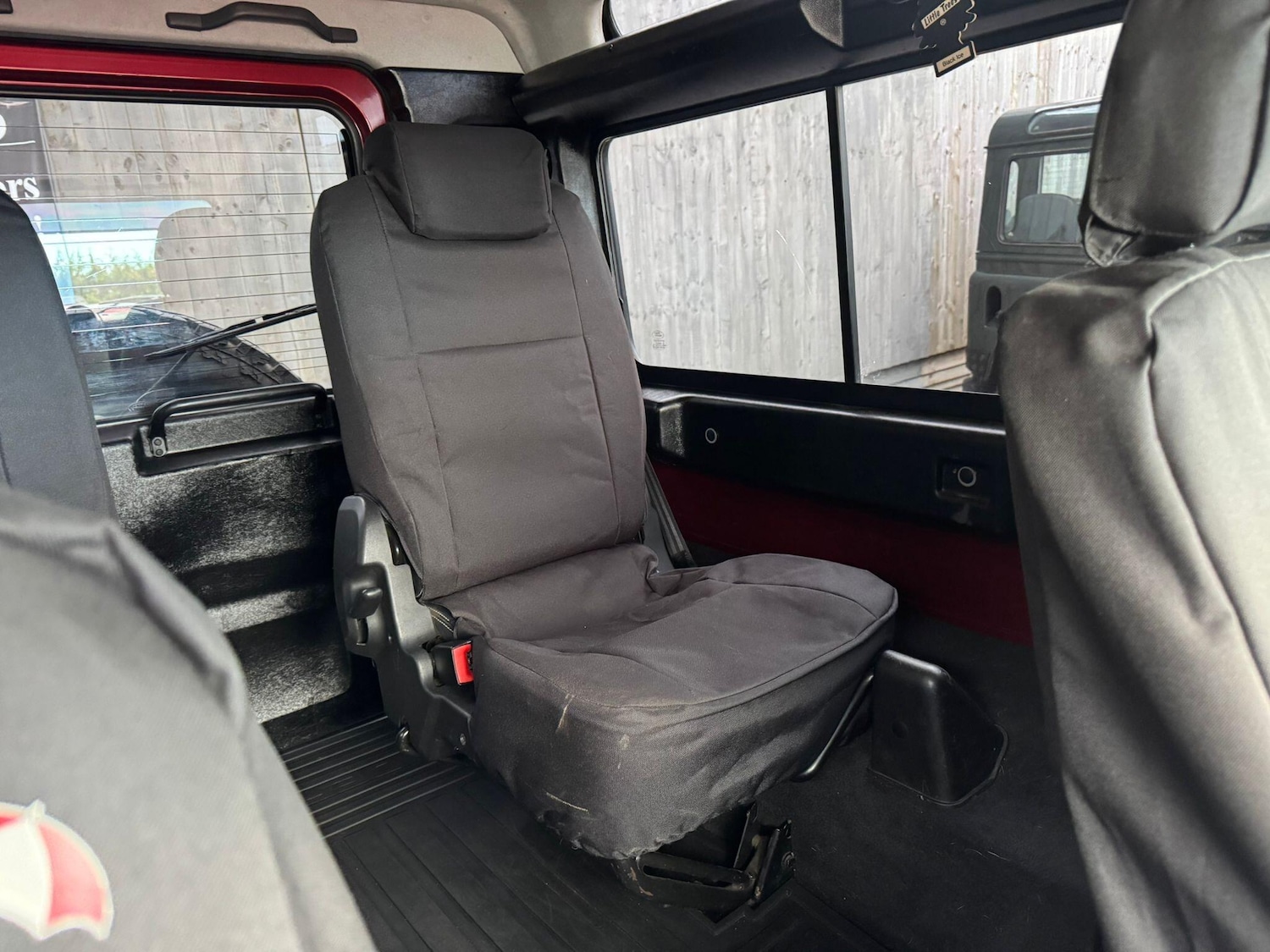 Used Land Rover Defender 90 2013 for sale - 78086718: Photo 100