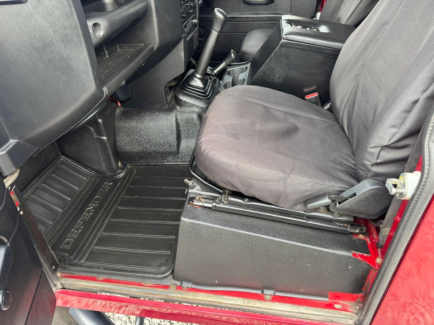 Used Land Rover Defender 90 2013 for sale - 78086718: Photo 98