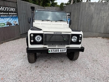 Used Land Rover Defender 2000 for sale - 79349625: Photo