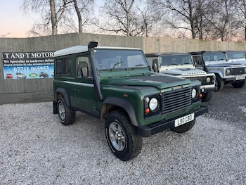 Land Rover Defender 90 feature image