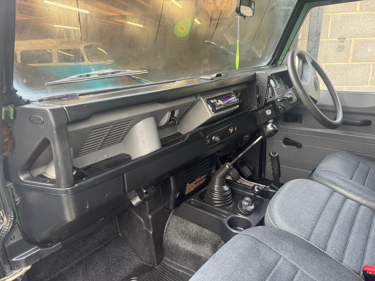 Used Land Rover Defender 90 1999 for sale - 77108973: Photo 23