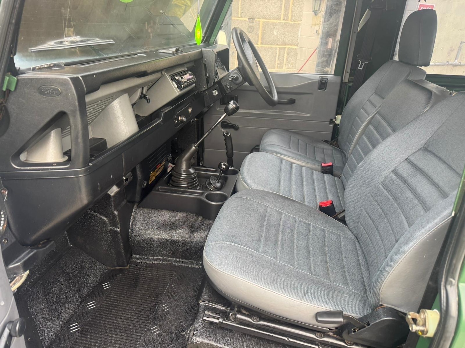 Used Land Rover Defender 90 1999 for sale - 77108973: Photo 40