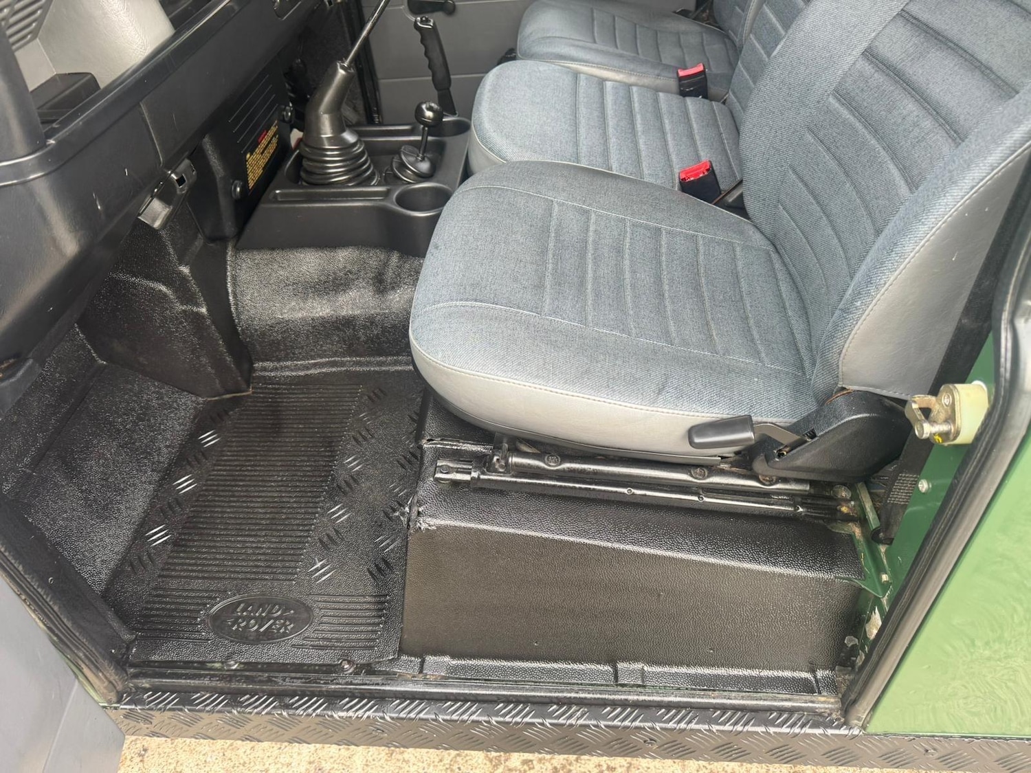 Used Land Rover Defender 90 1999 for sale - 77108973: Photo 70