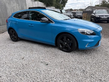 Used Volvo V40 2015 for sale - 79268944: Photo