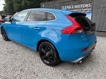 Used Volvo V40 2015 for sale - 79268944: Photo
