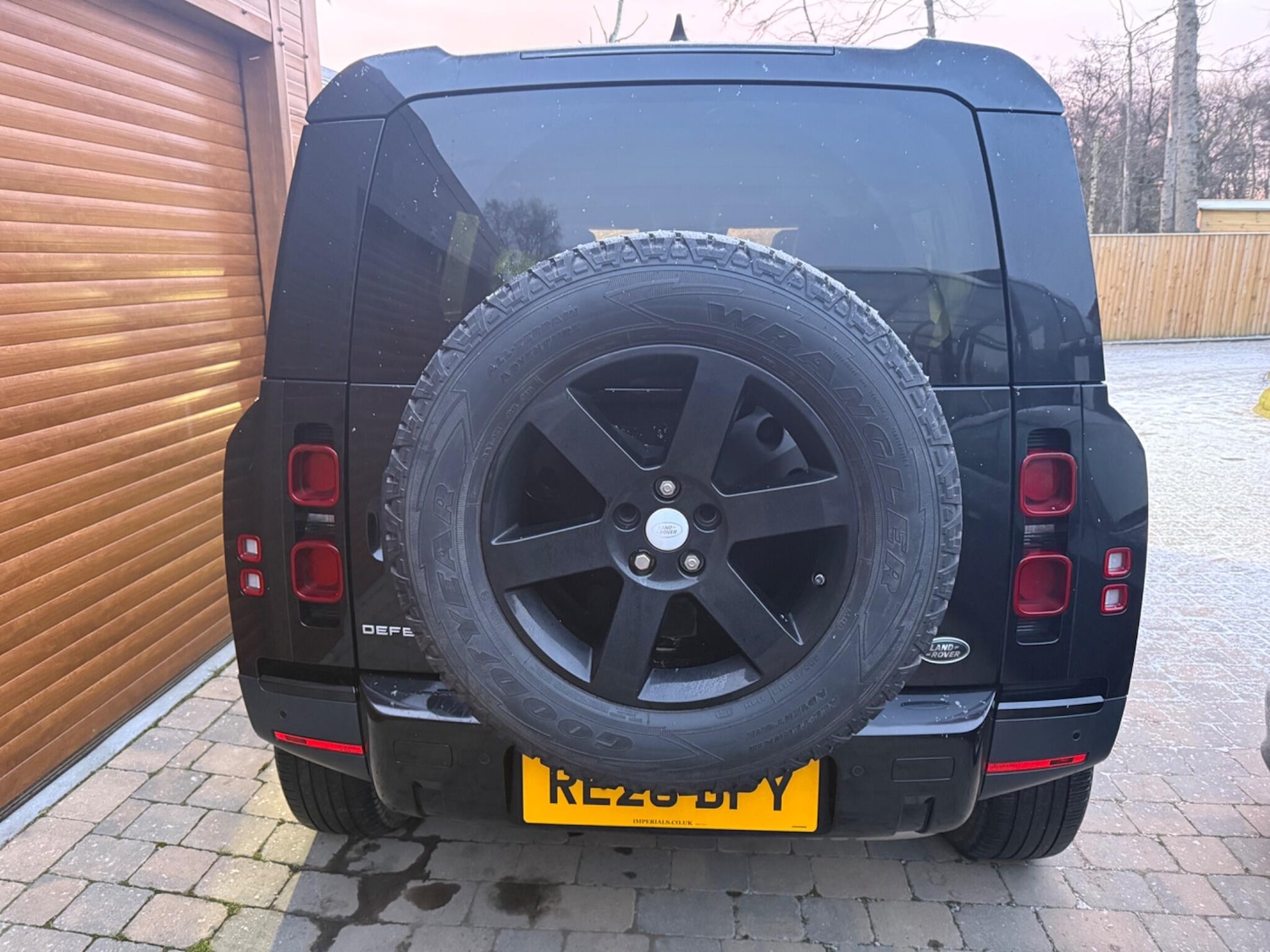 Used Land Rover Defender 110 2020 for sale - 77109625: Photo 2