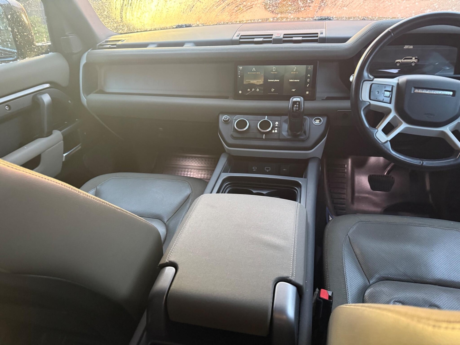 Used Land Rover Defender 110 2020 for sale - 77109625: Photo 3