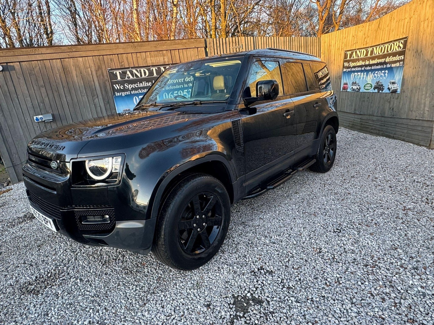 Used Land Rover Defender 110 2020 for sale - 77109625: Photo 31