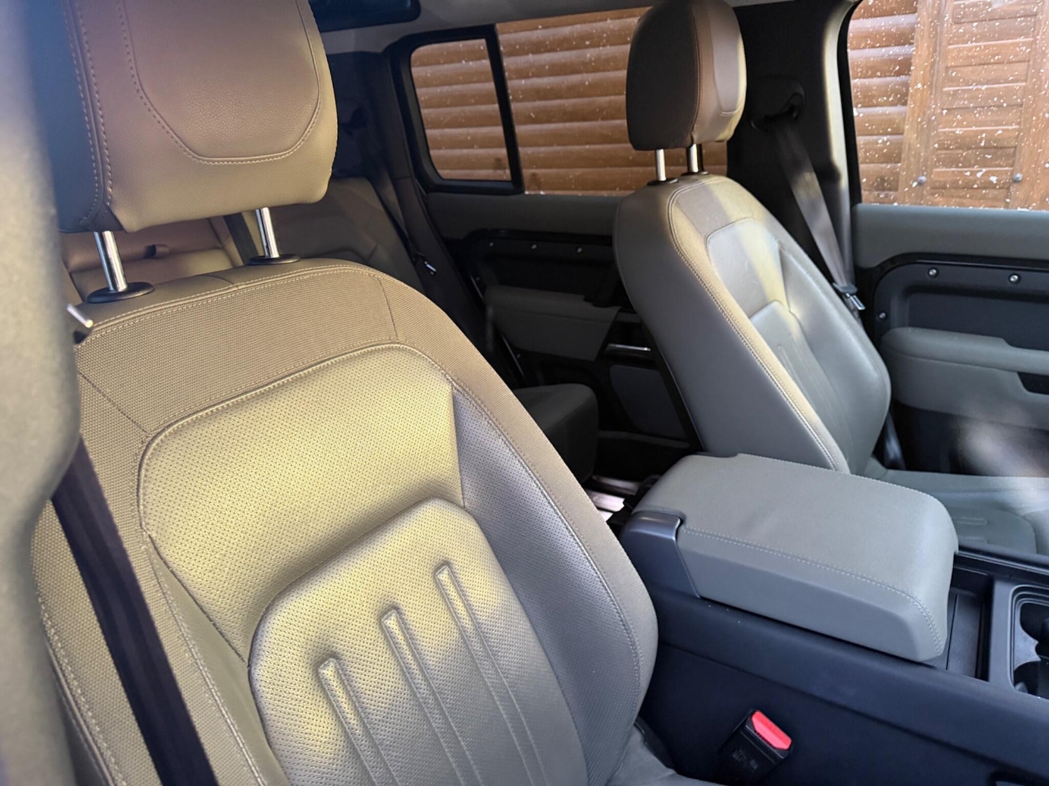 Used Land Rover Defender 110 2020 for sale - 77109625: Photo 4