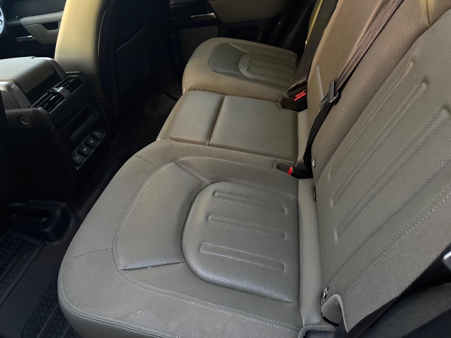 Used Land Rover Defender 110 2020 for sale - 77109625: Photo 7