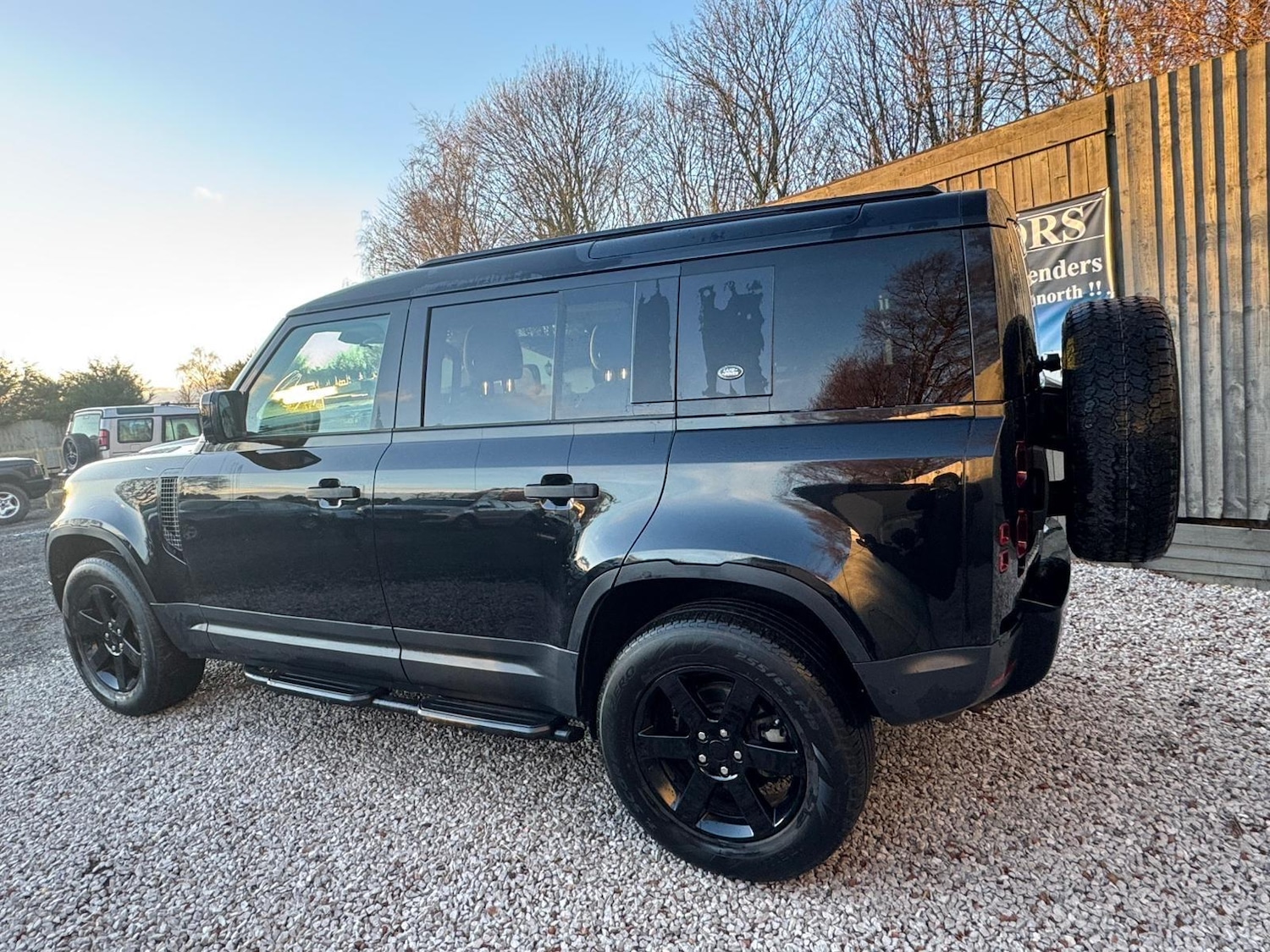 Used Land Rover Defender 110 2020 for sale - 77109625: Photo 77