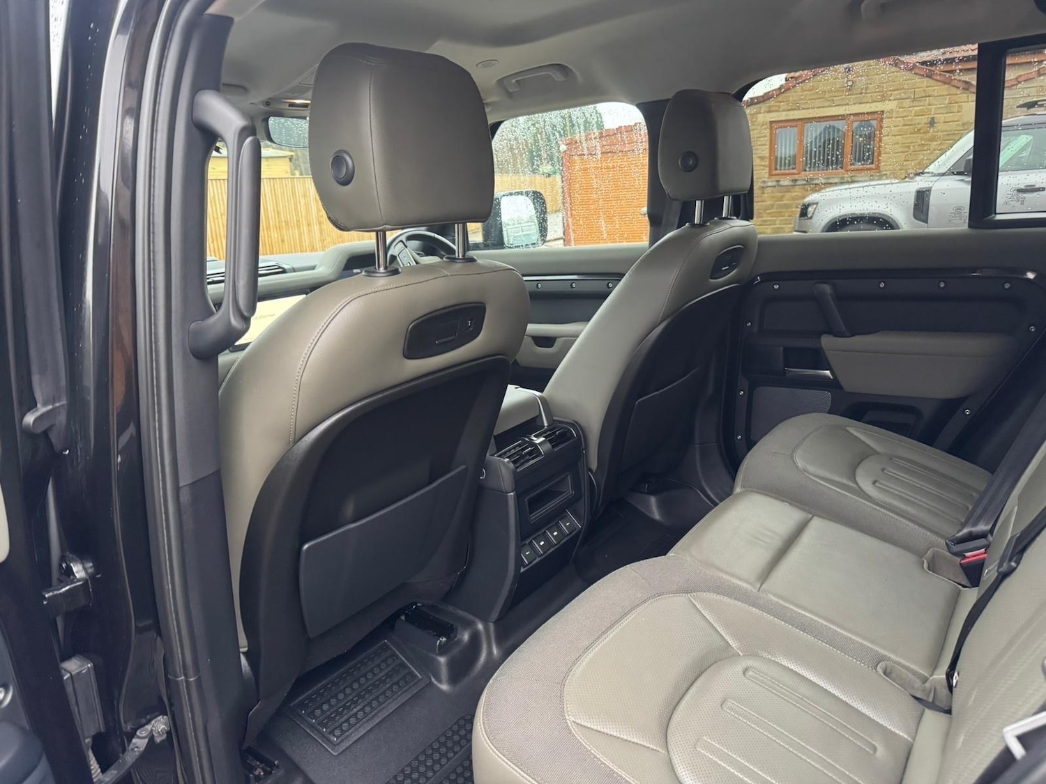 Used Land Rover Defender 110 2020 for sale - 77109625: Photo 87