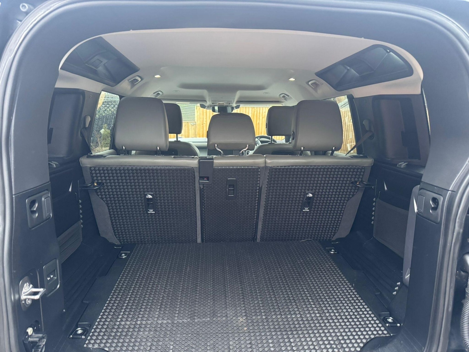 Used Land Rover Defender 110 2020 for sale - 77109625: Photo 94