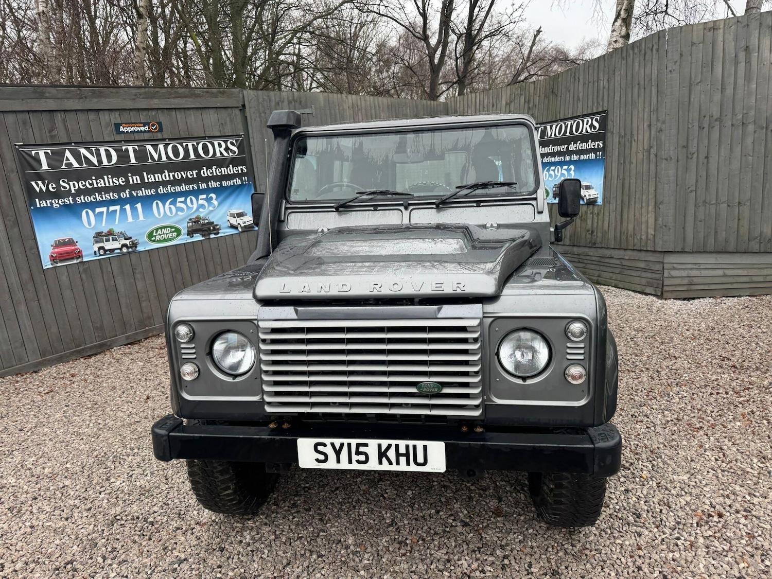 Used Land Rover Defender 90 2015 for sale - 77040664: Photo 11