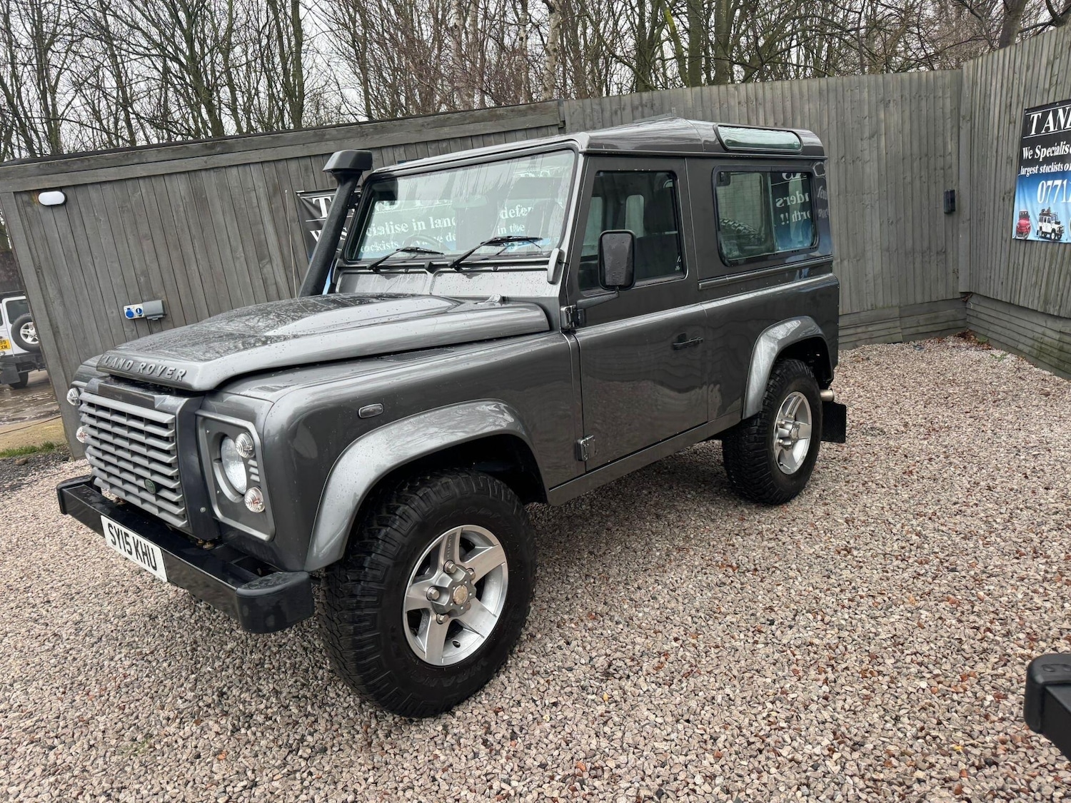 Used Land Rover Defender 90 2015 for sale - 77040664: Photo 12