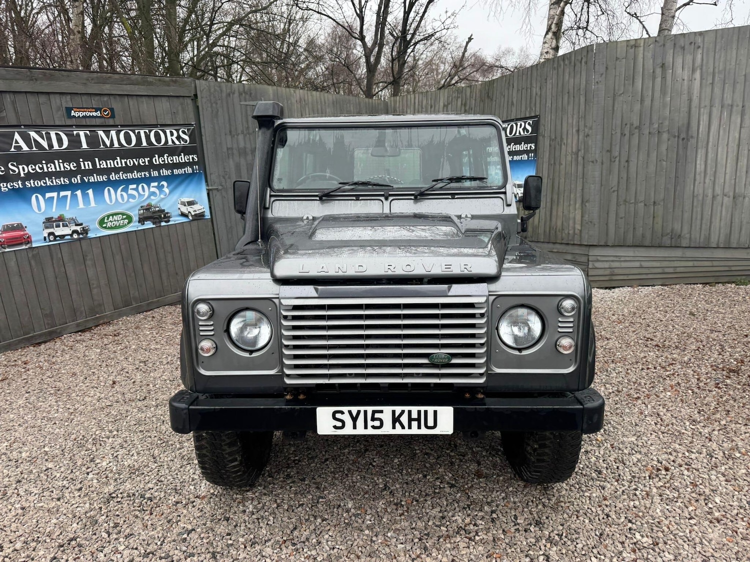 Used Land Rover Defender 90 2015 for sale - 77040664: Photo 15