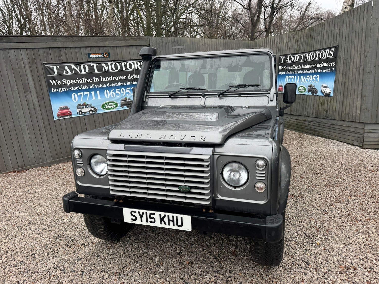 Used Land Rover Defender 90 2015 for sale - 77040664: Photo 2