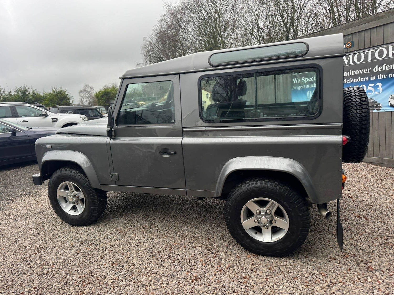 Used Land Rover Defender 90 2015 for sale - 77040664: Photo 30