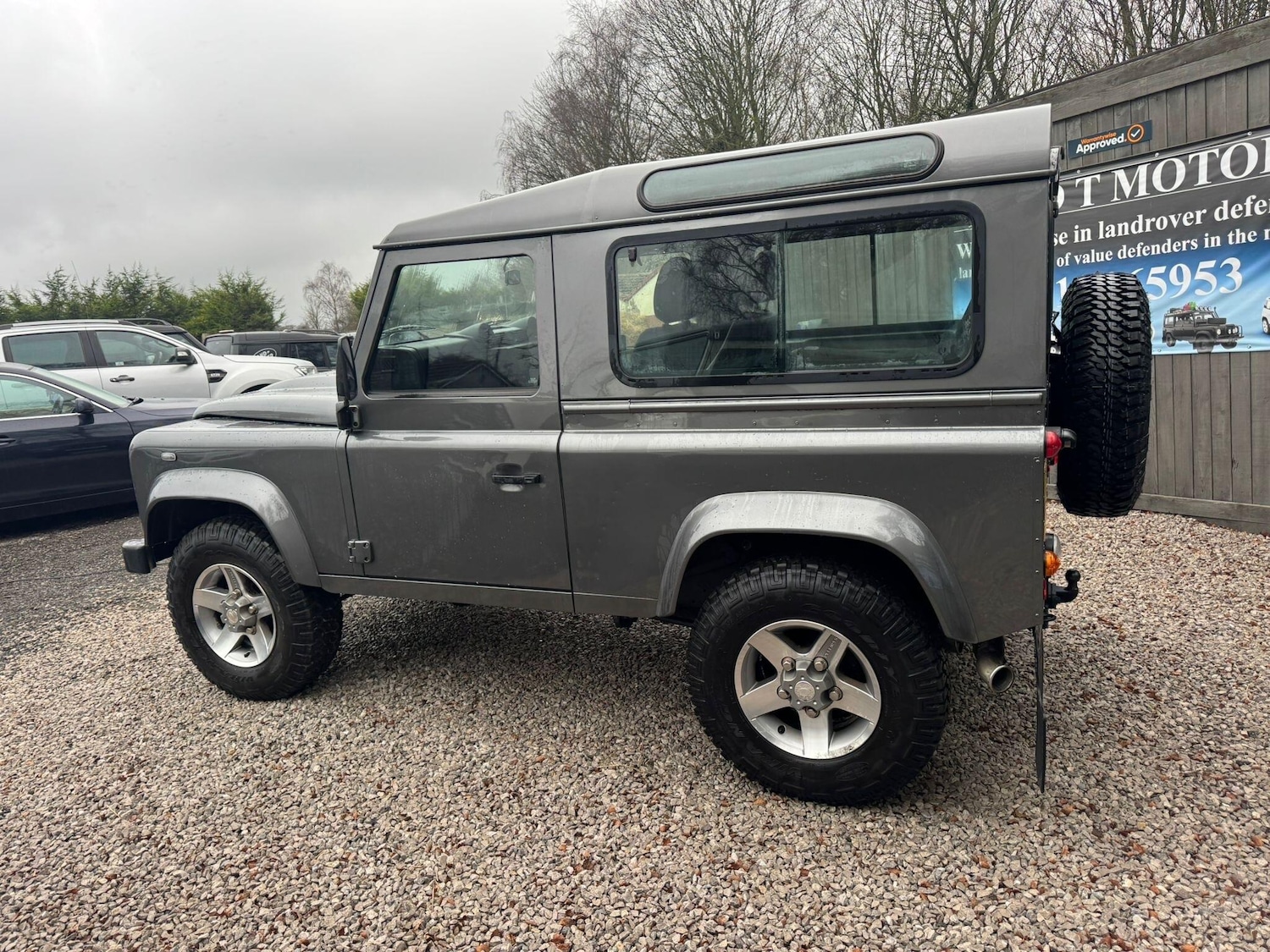 Used Land Rover Defender 90 2015 for sale - 77040664: Photo 32