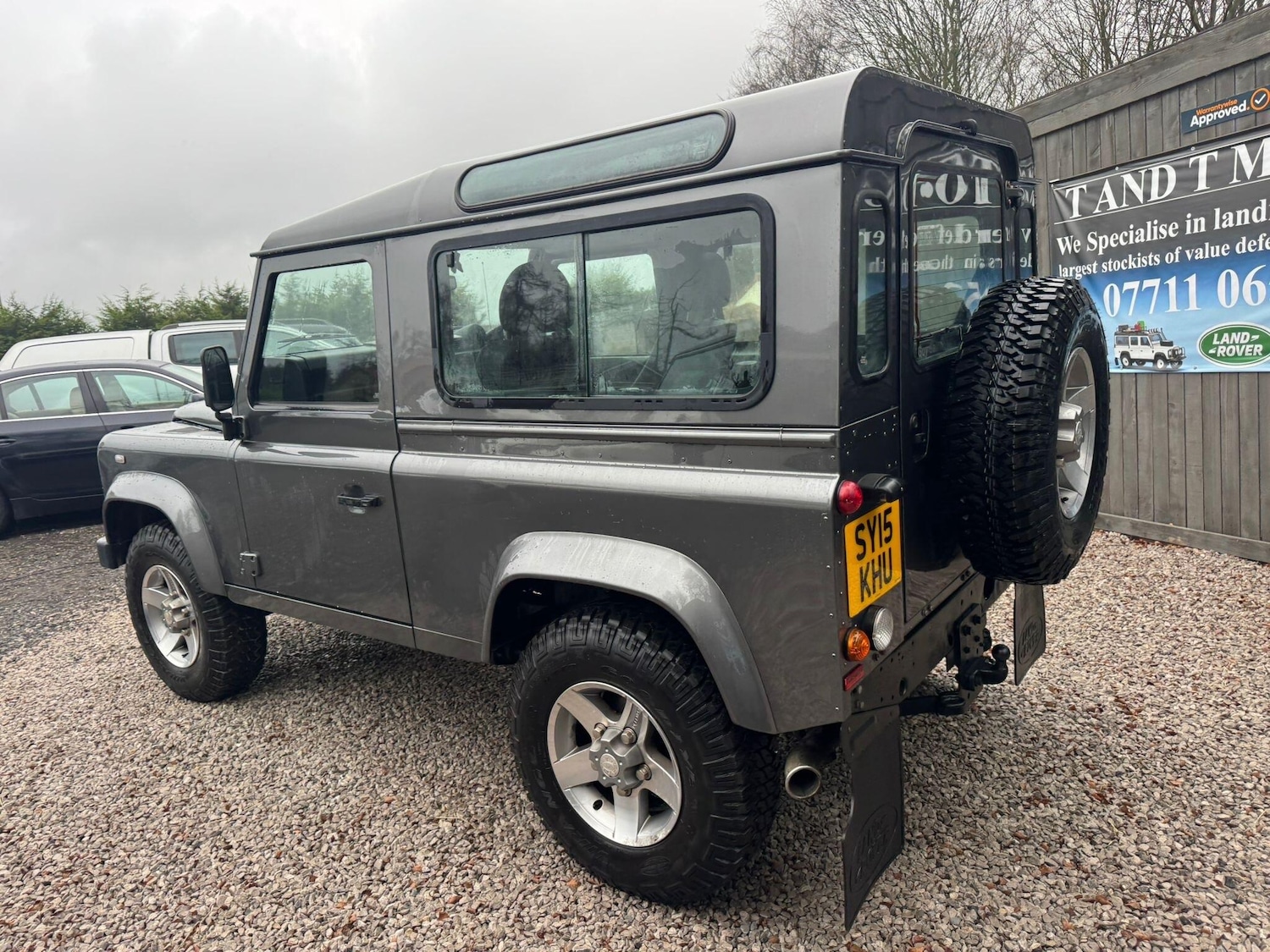 Used Land Rover Defender 90 2015 for sale - 77040664: Photo 35