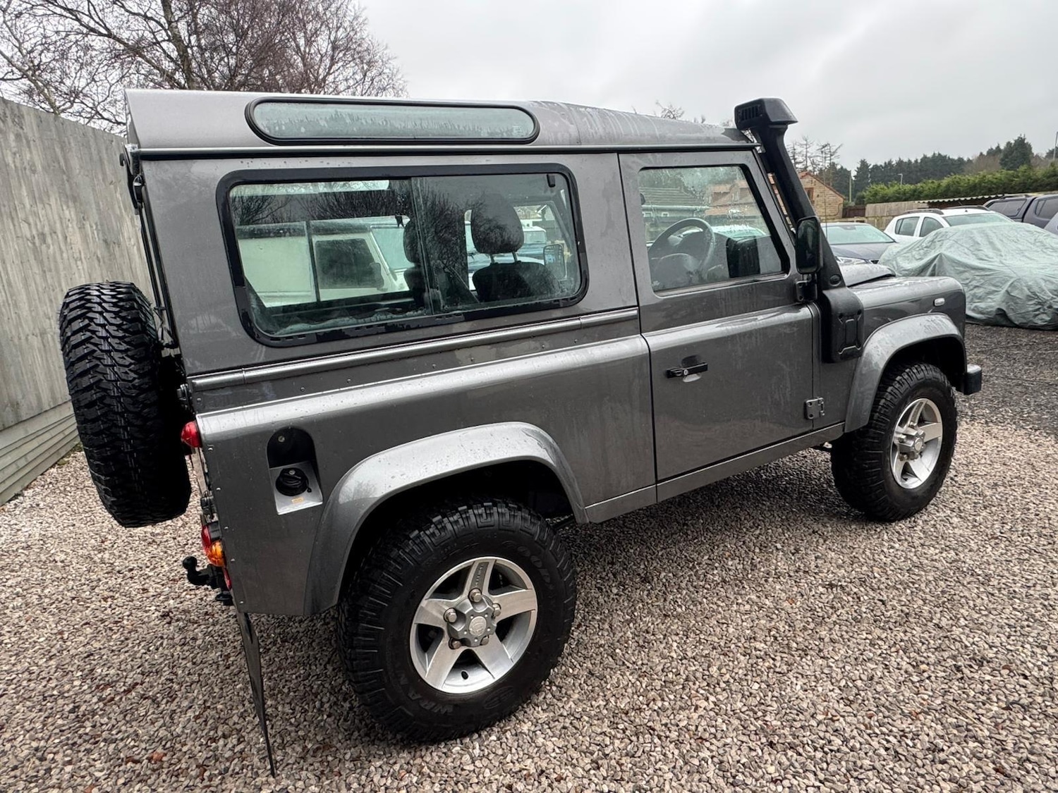 Used Land Rover Defender 90 2015 for sale - 77040664: Photo 37