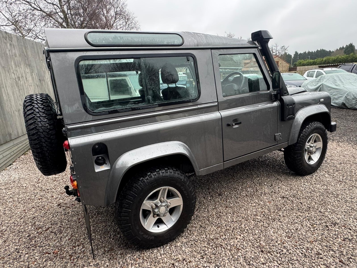 Used Land Rover Defender 90 2015 for sale - 77040664: Photo 40