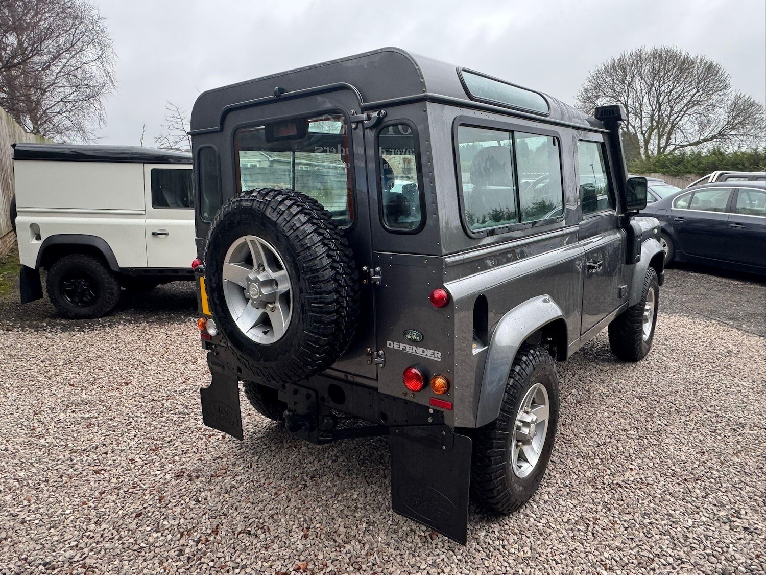 Used Land Rover Defender 90 2015 for sale - 77040664: Photo 47