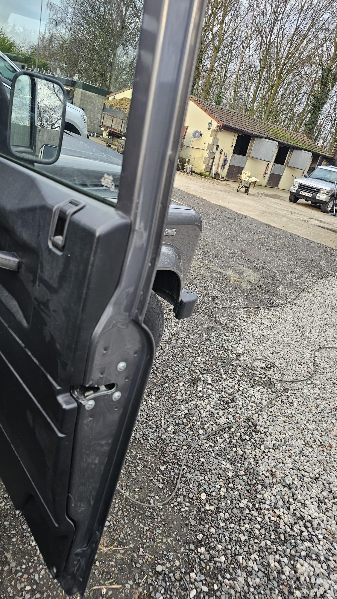 Used Land Rover Defender 90 2015 for sale - 77040664: Photo 56