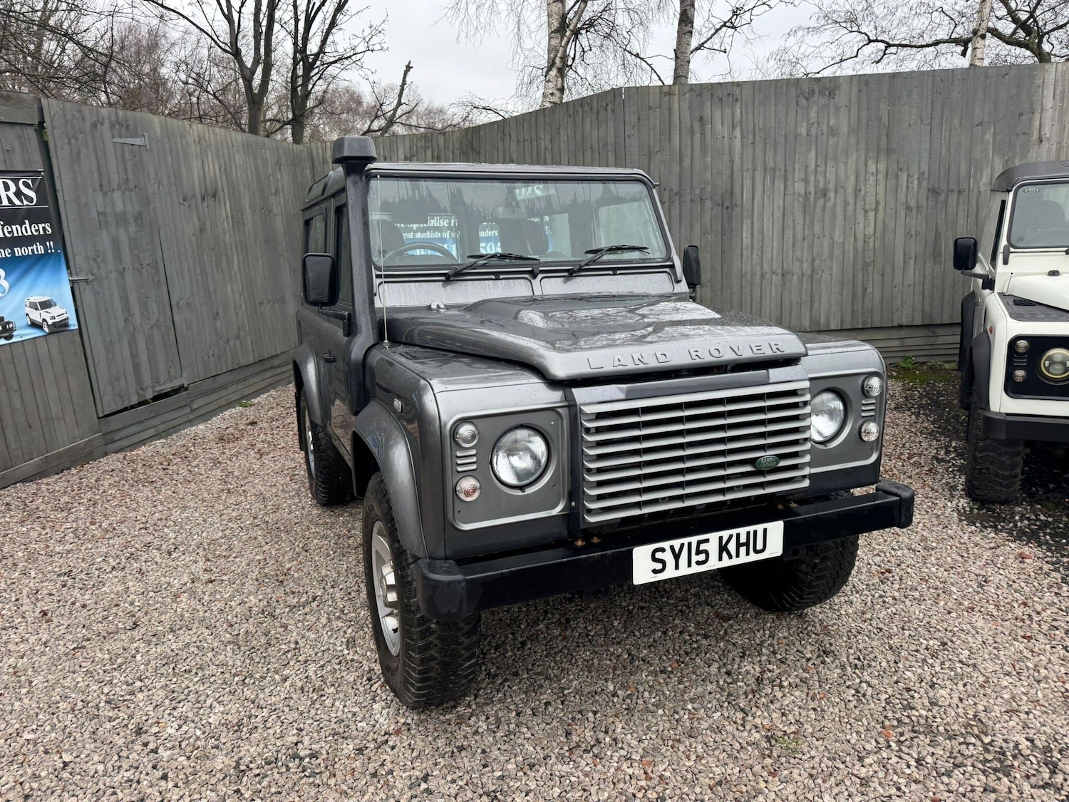 Used Land Rover Defender 90 2015 for sale - 77040664: Photo 6