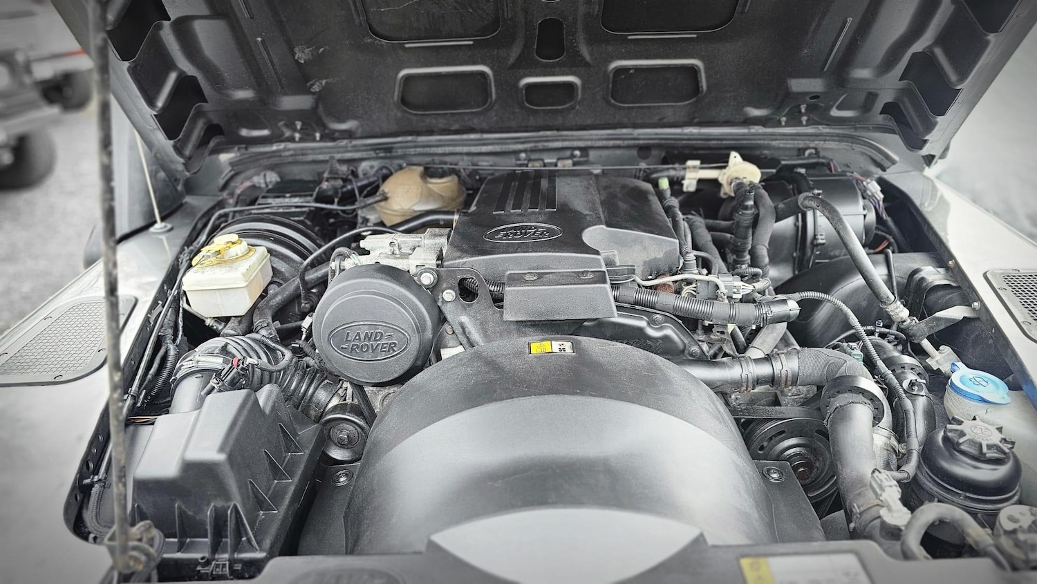 Used Land Rover Defender 90 2015 for sale - 77040664: Photo 66