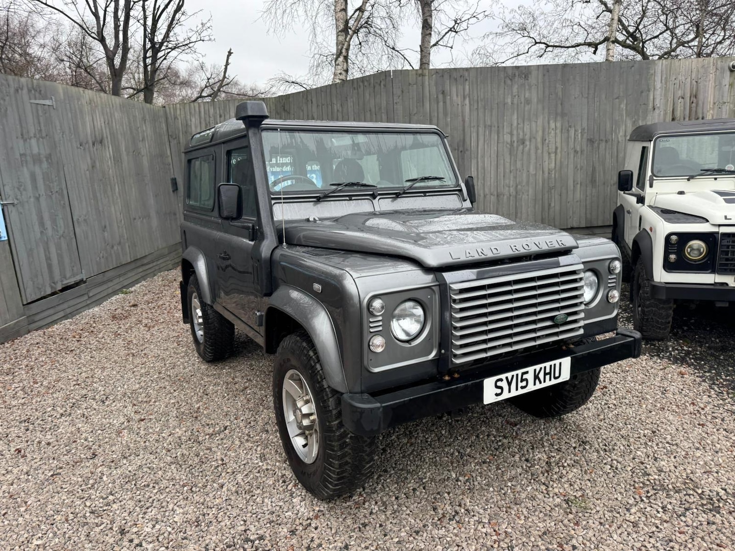 Used Land Rover Defender 90 2015 for sale - 77040664: Photo 9