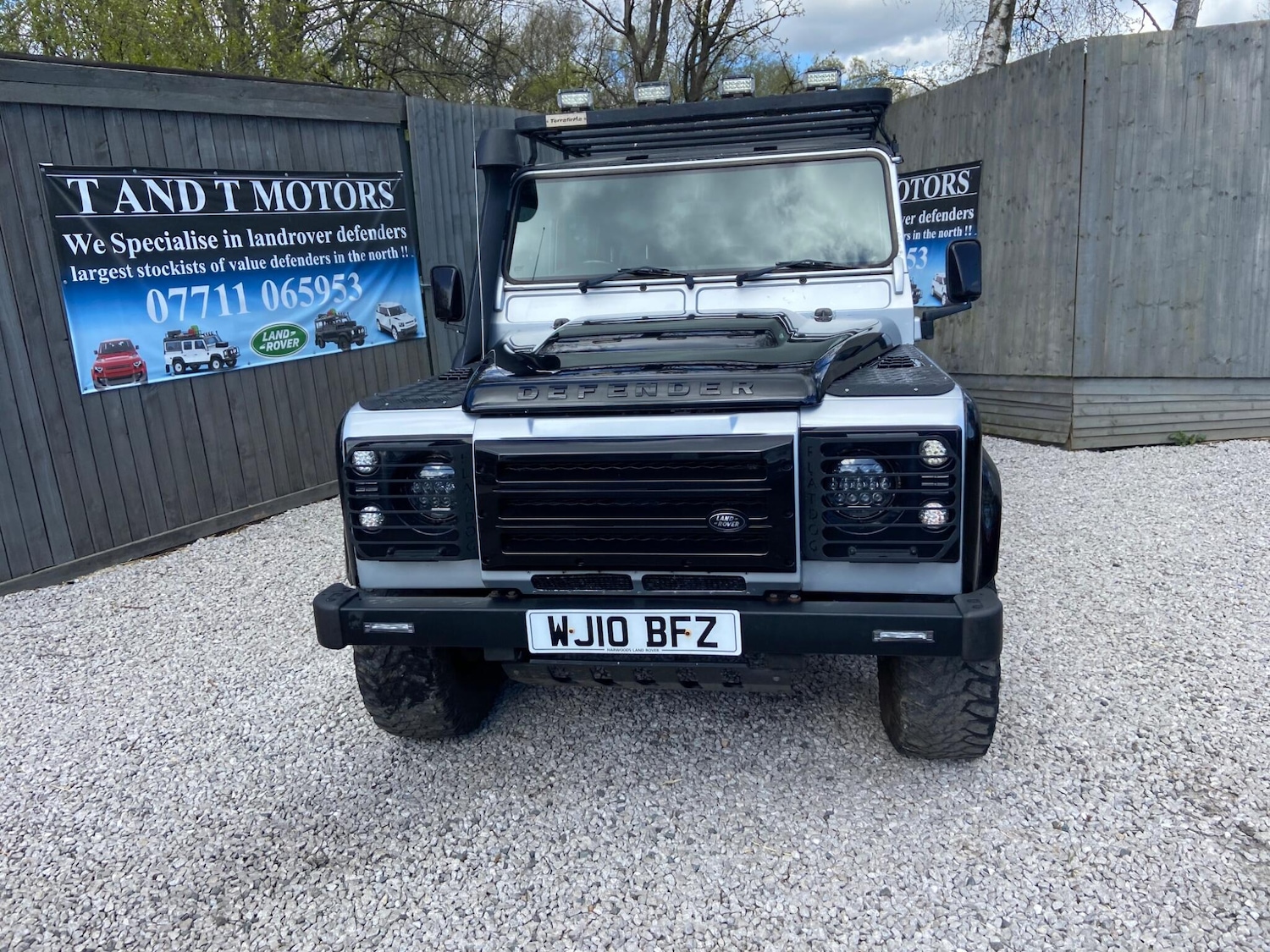 Used Land Rover Defender 110 for sale - 78220023: Photo 10