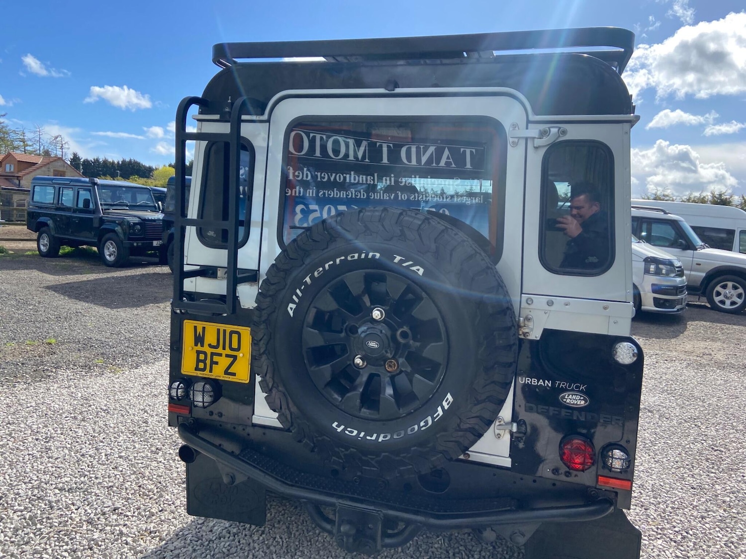 Used Land Rover Defender 110 for sale - 78220023: Photo 31