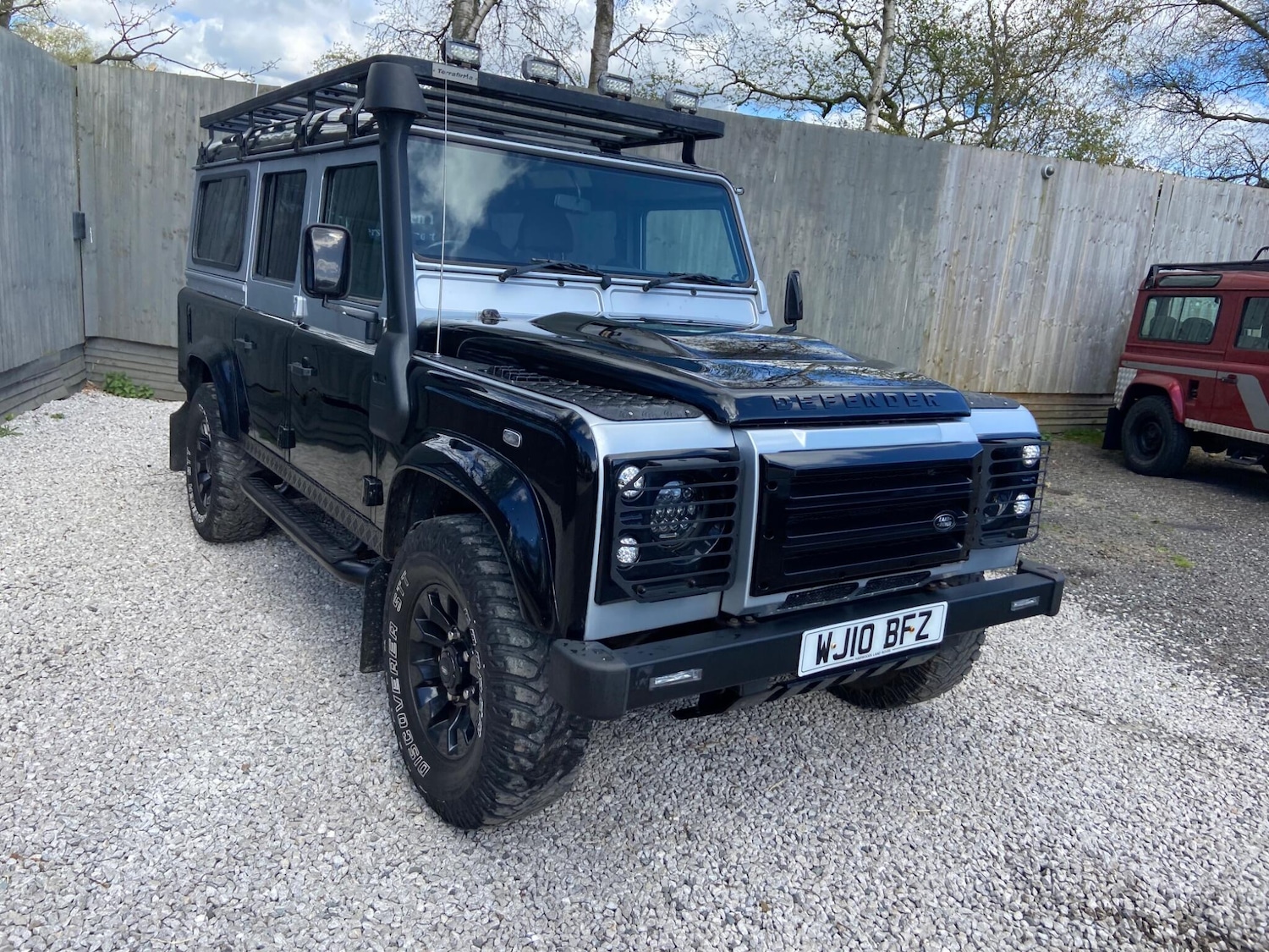 Used Land Rover Defender 110 for sale - 78220023: Photo 7