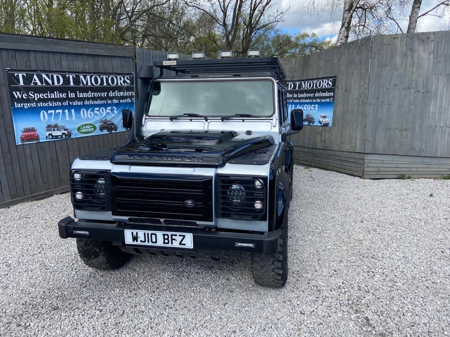 Used Land Rover Defender 110 for sale - 78220023: Photo 8