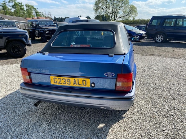 Used Ford Escort for sale - 76200933: Photo 3