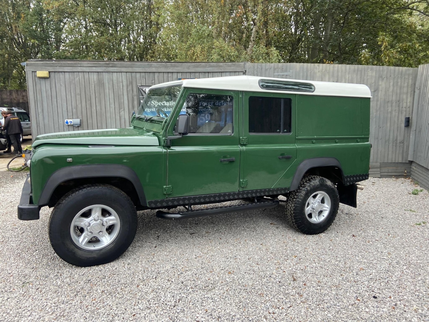Used Land Rover Defender 110 1998 for sale - 76306982: Photo 1