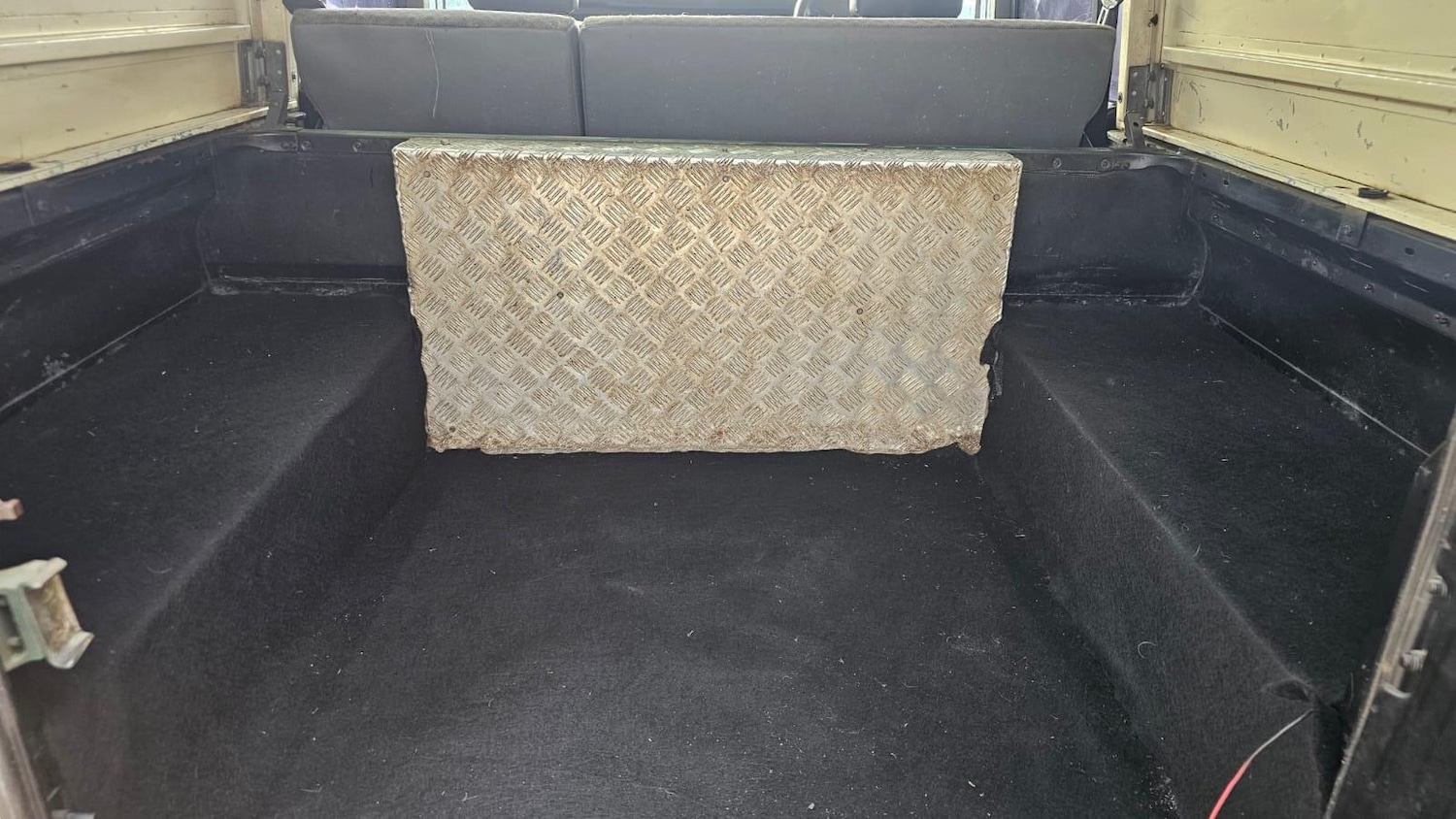 Used Land Rover Defender 110 1998 for sale - 76306982: Photo 14