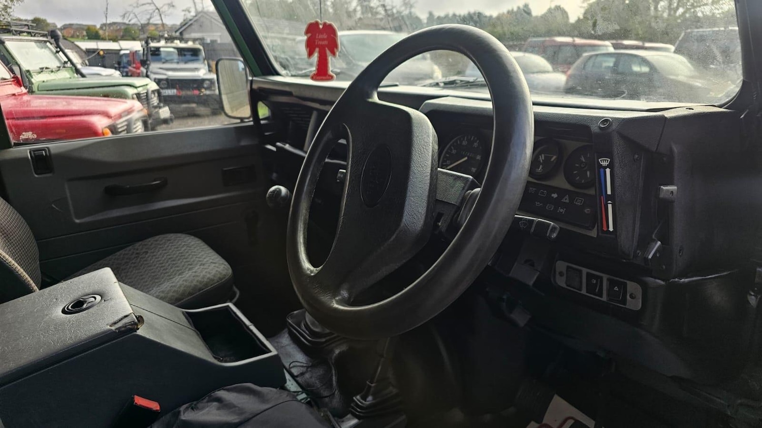 Used Land Rover Defender 110 1998 for sale - 76306982: Photo 15