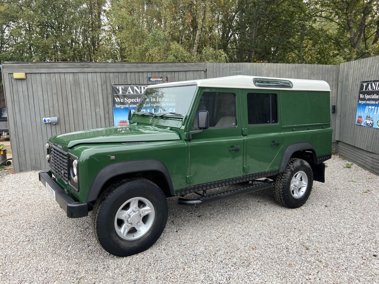 Used Land Rover Defender 110 1998 for sale - 76306982: Photo 16