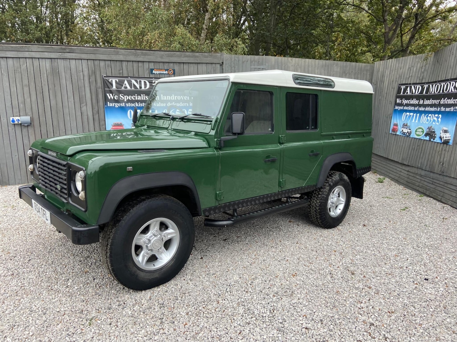 Used Land Rover Defender 110 1998 for sale - 76306982: Photo 2