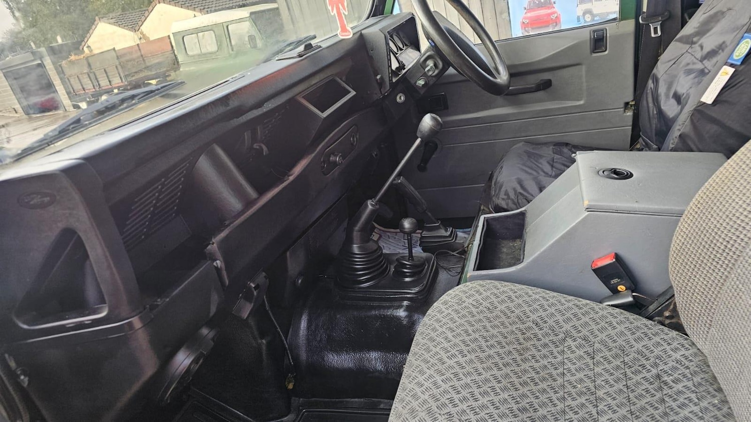 Used Land Rover Defender 110 1998 for sale - 76306982: Photo 22