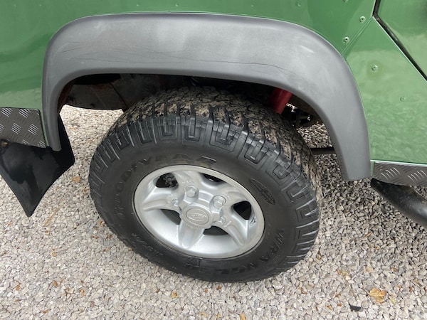 Used Land Rover Defender 110 1998 for sale - 76306982: Photo 22
