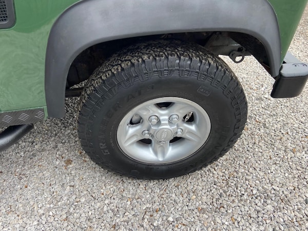 Used Land Rover Defender 110 1998 for sale - 76306982: Photo 23