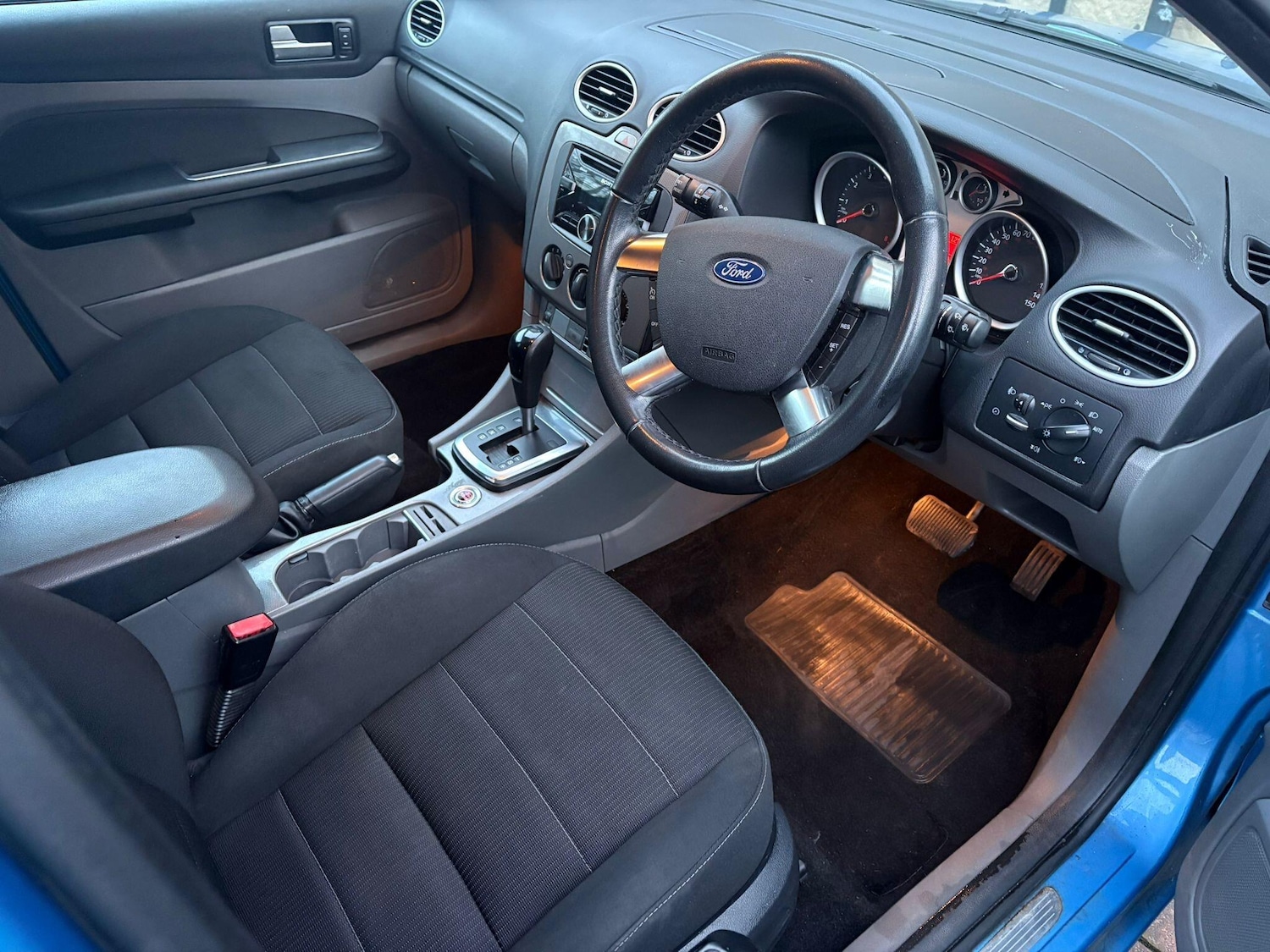 Used Ford Focus 2010 for sale - 77637432: Photo 15