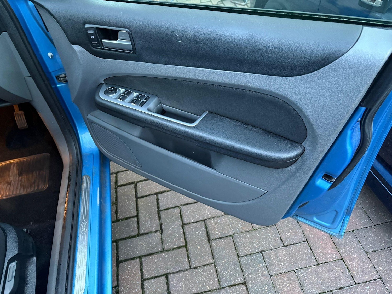 Used Ford Focus 2010 for sale - 77637432: Photo 34