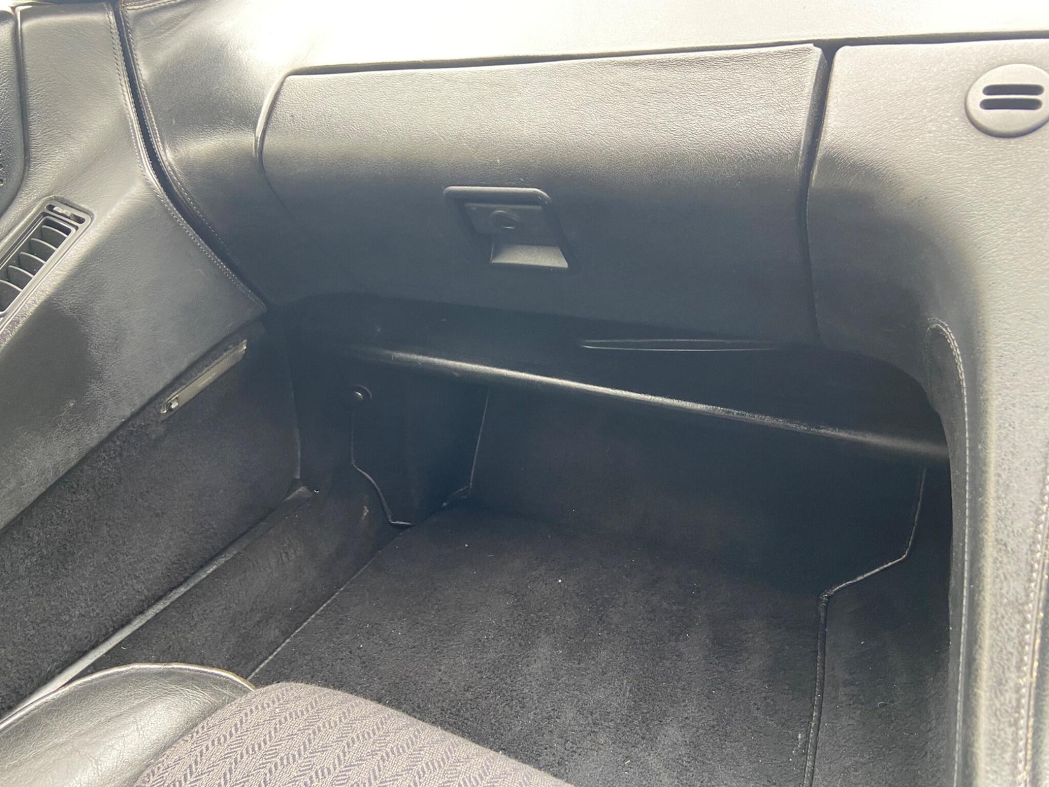 Used Porsche 928 1981 for sale - 76987732: Photo 47